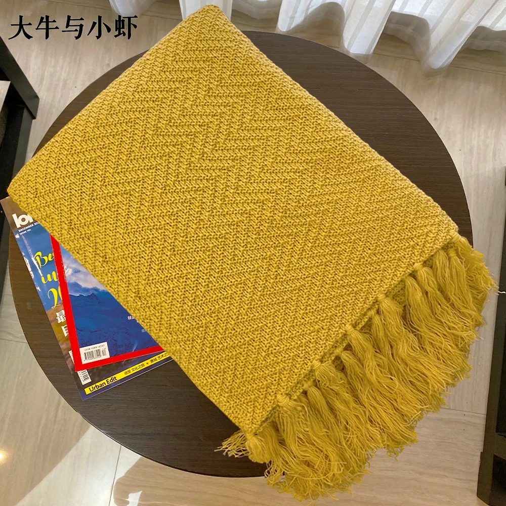 北欧風絨毯の選び方：130x170cm ソファブランケットの実際の使い方と比較