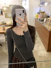 レースデザインのフィットTシャツ【秋用・女性用・おしゃれな上品スタイル】