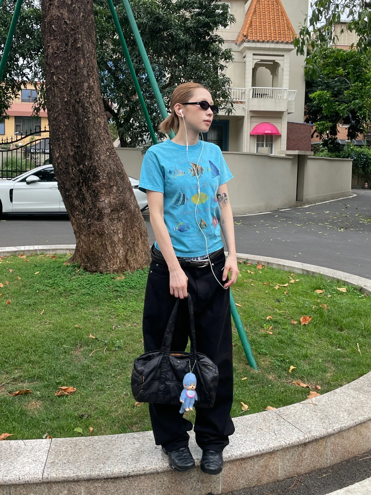 魚群プリントのウォッシュドショートTシャツ：色褪せたデザインの実用性とメンテナンスガイド
