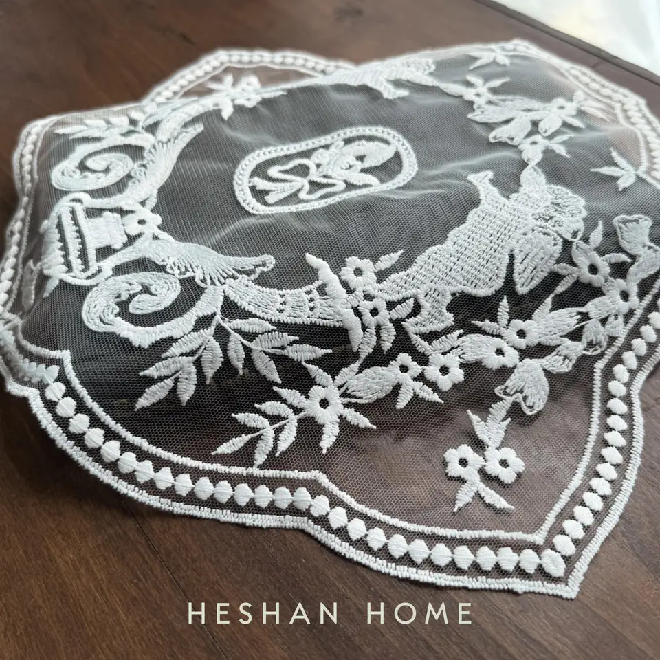 フレンチスタイルのレース刺繍ランチョンマット【インテリア・熱遮断・食器置き用】（セットアップ対応）