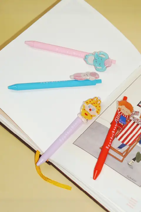 可愛らしいデザインの携帯用ボールペン【押し出し式・黒インクリフィル対応】