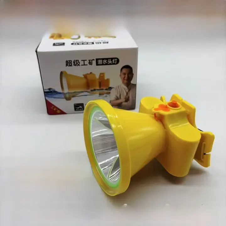 強力防水タイプのヘッドライト【充電式・LED・ダイビング用】
