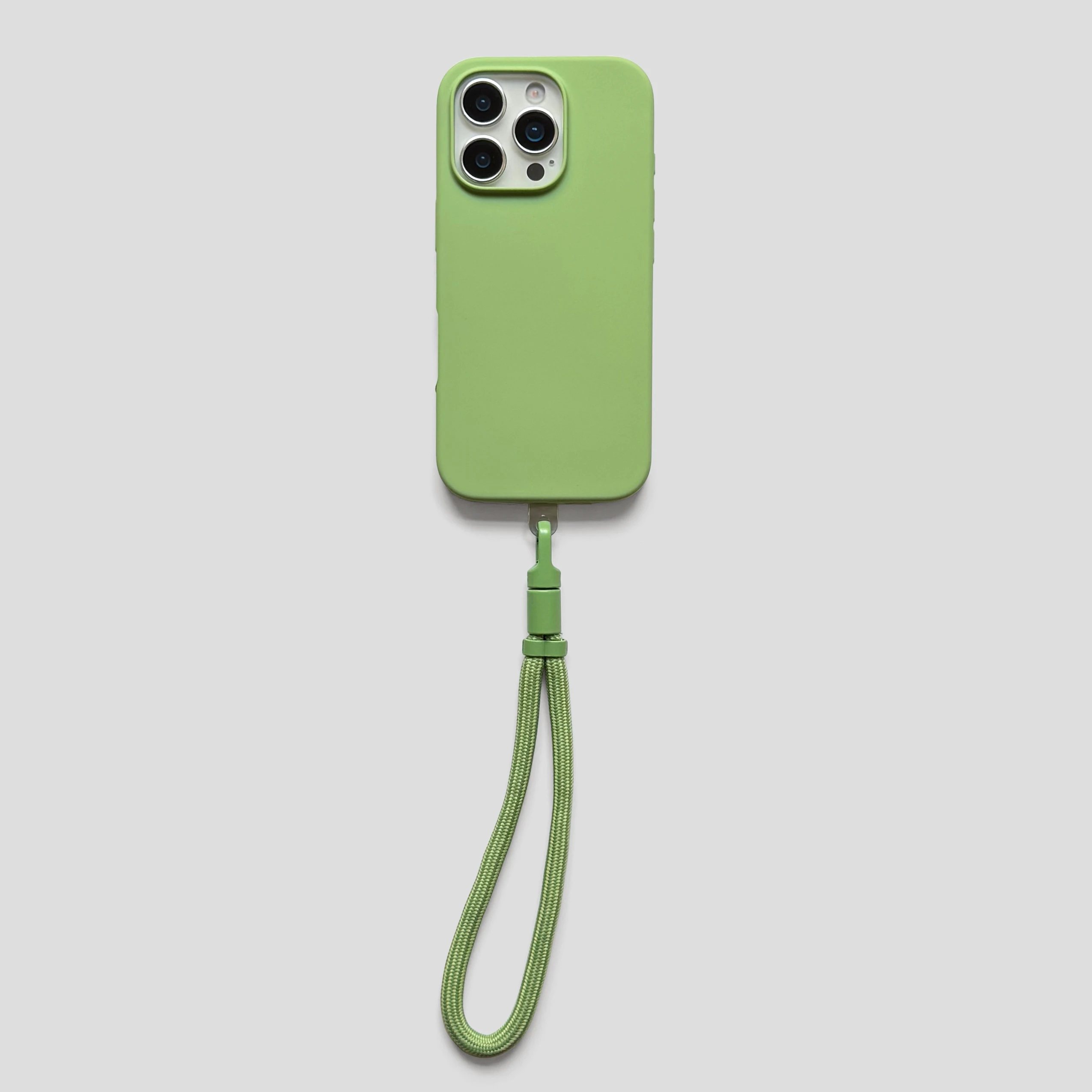 液態シリコン製スマホケース：iPhone用の衝撃吸収型ストラップケースの実用性とデザイン
