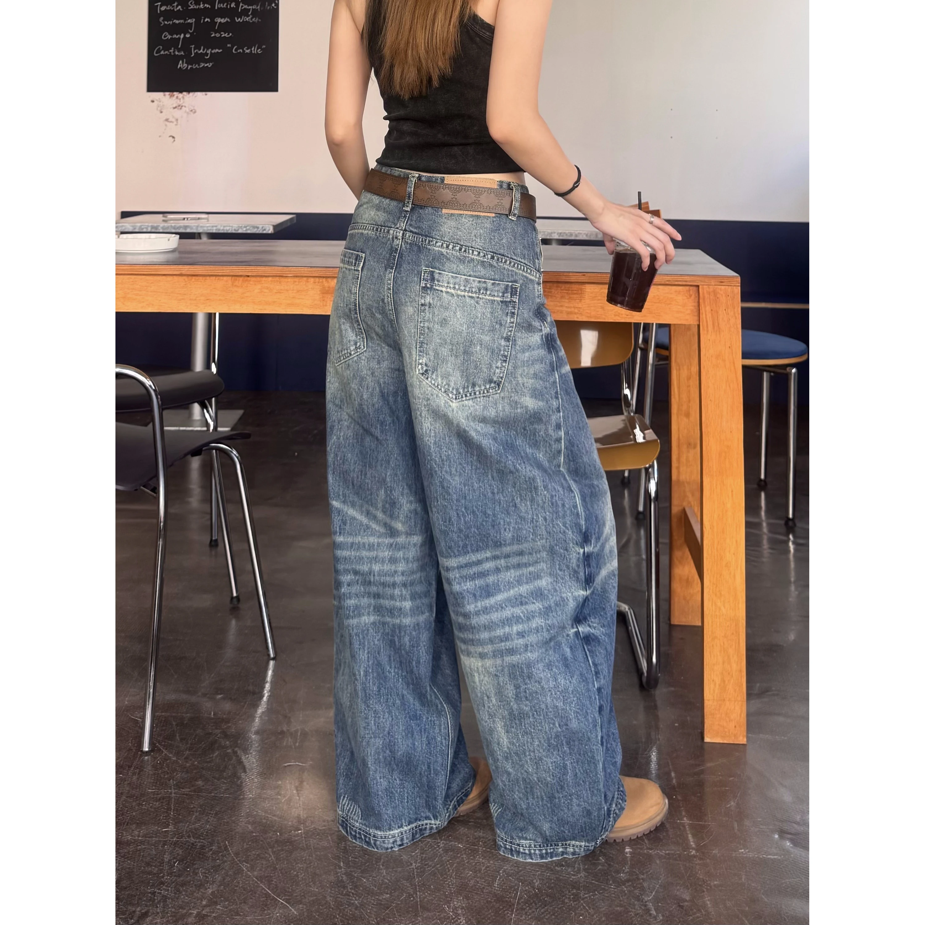 きれいめ ストリート パンツ：レトロブルーのワイドレッグデニムが実際どうなのか
