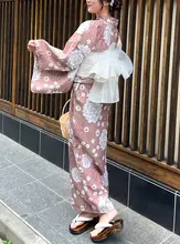 和風デザインの浴衣【二部式・ポリエステル製・伝統的スタイル】（セットアップ対応）