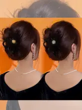 ブラックリボンとフェザーデザインのヘアクリップ【上品なスタイル・シュリンプクリップ】