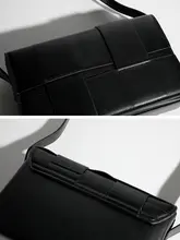 高級感あるメンズショルダーバッグ【カジュアル・斜め掛け・小型】