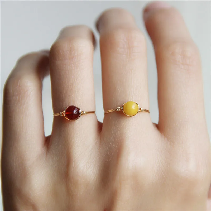 amber color とは？琥珀玉の魅力と、日常に取り入れるベストな方法は？