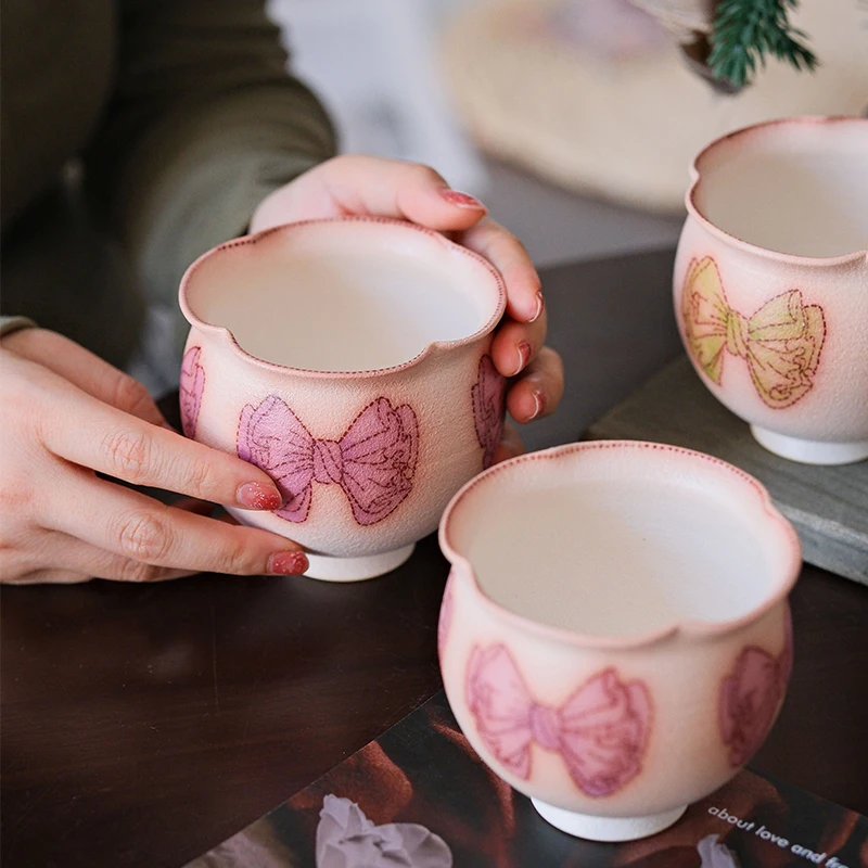 おしゃれなリボンデザインの陶器コーヒーカップ【高級感・持ちやすい・ギフトに最適】