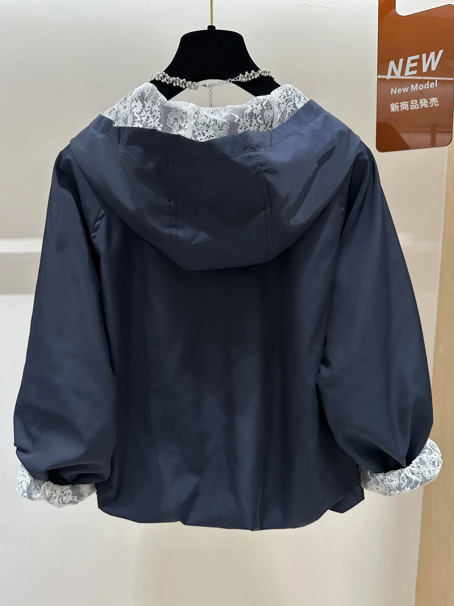 デニムジャケット コーデ 完全ガイド｜風に強いレース切替えデザインの選び方