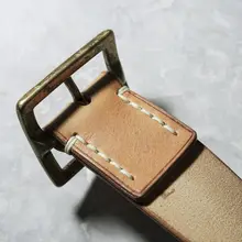 手作りのブラスバックル付きレトロ牛革ベルト【エルムウッドデザイン】
