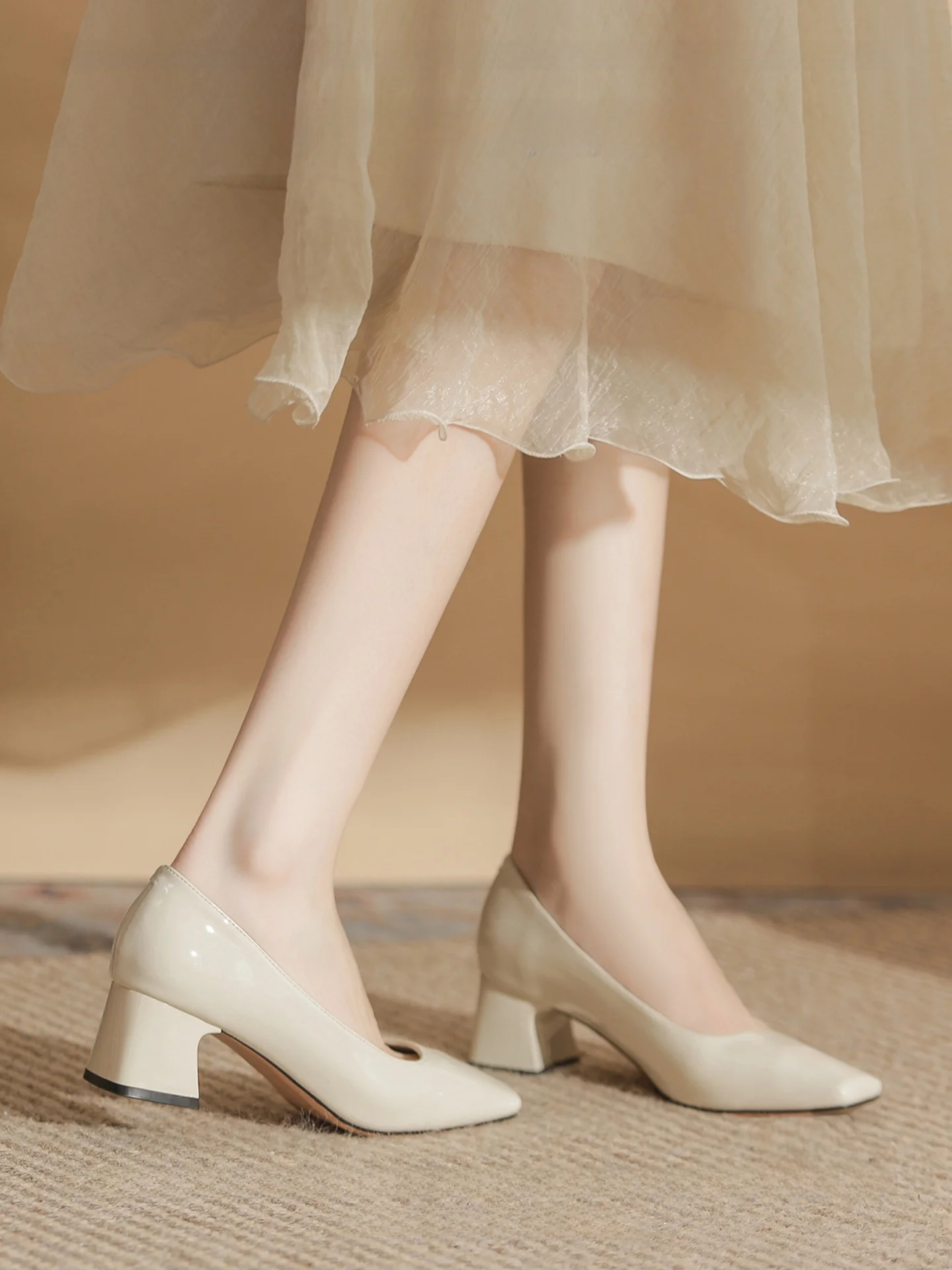きれいめコーデにぴったりなパンプスは、どう選ぶ？