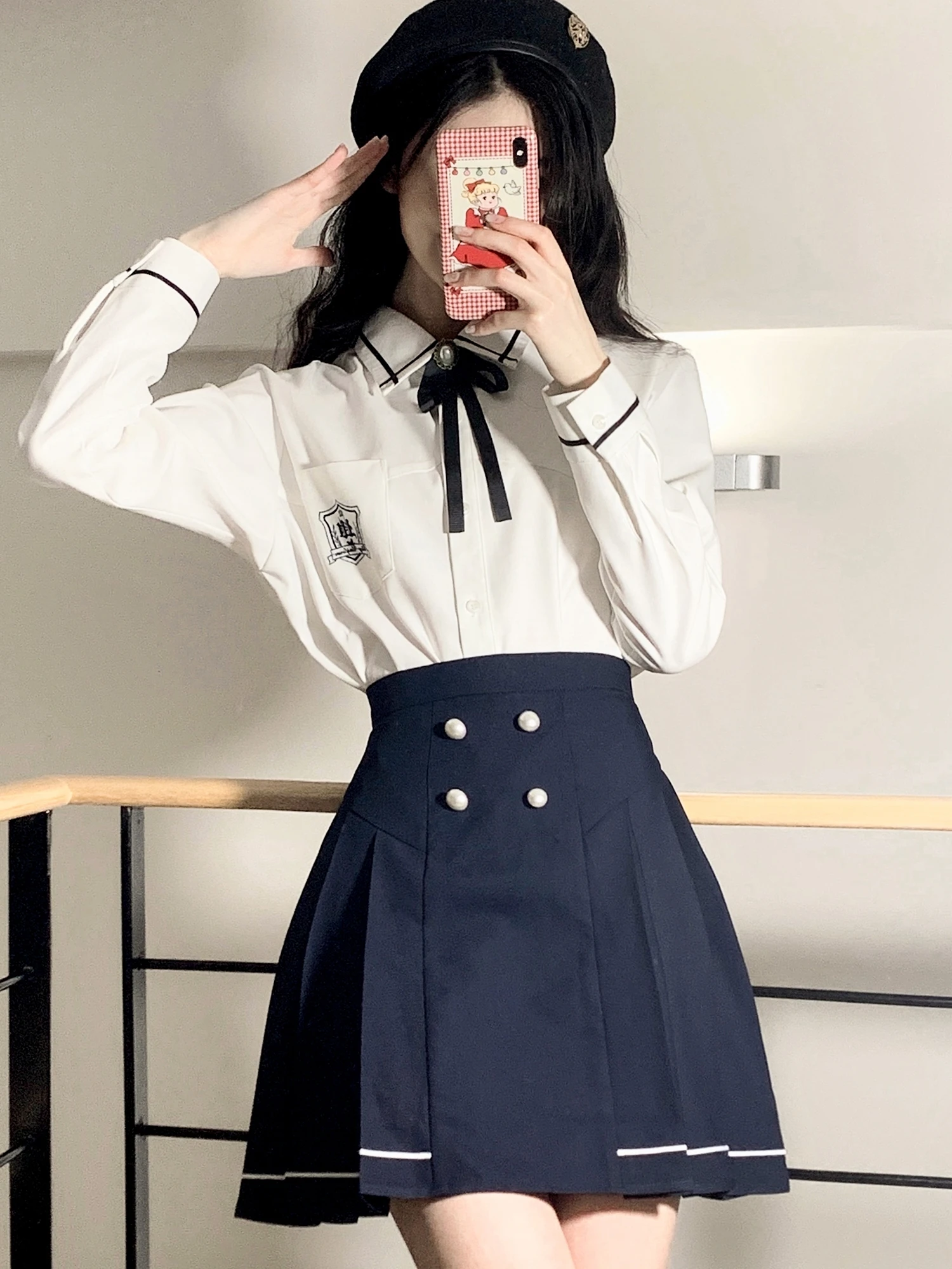 車厘子JKオリジナル学生制服セット：白シャツとプリーツスカートのデザインと実用性