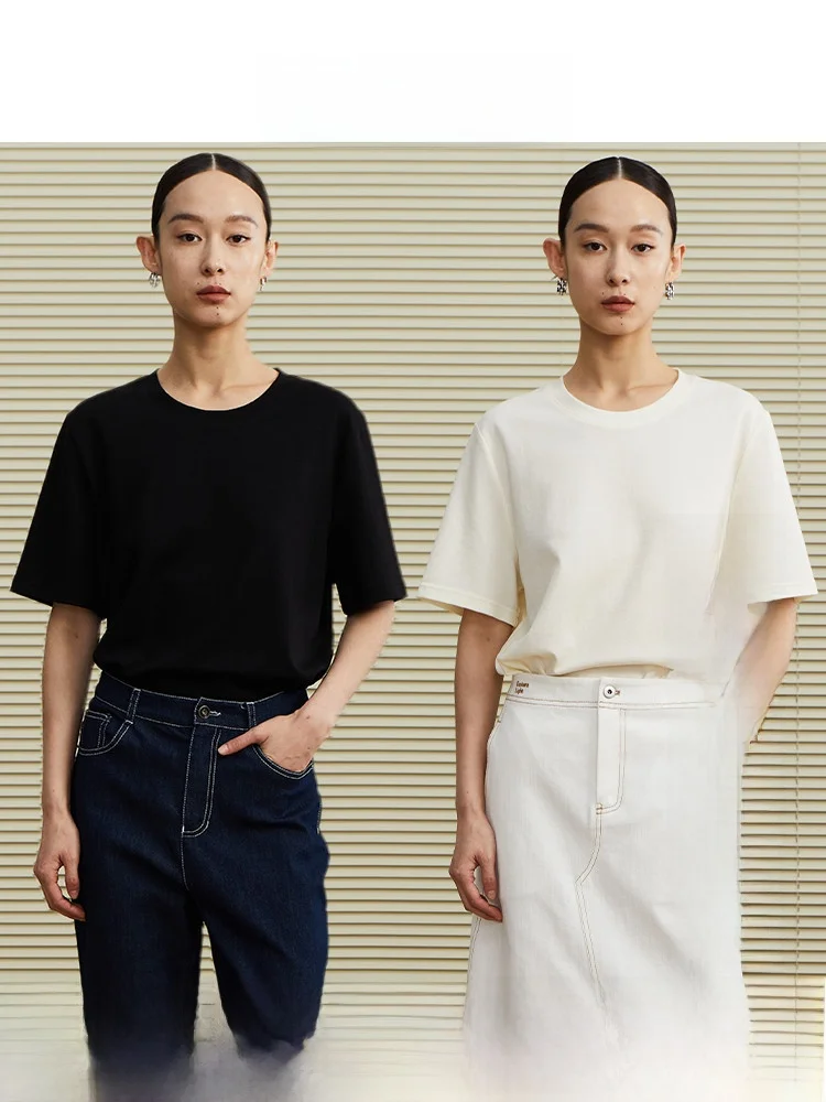 大人可愛いとはどういう意味？｜丸首Tシャツのデザインと着心地によるスタイルの定義