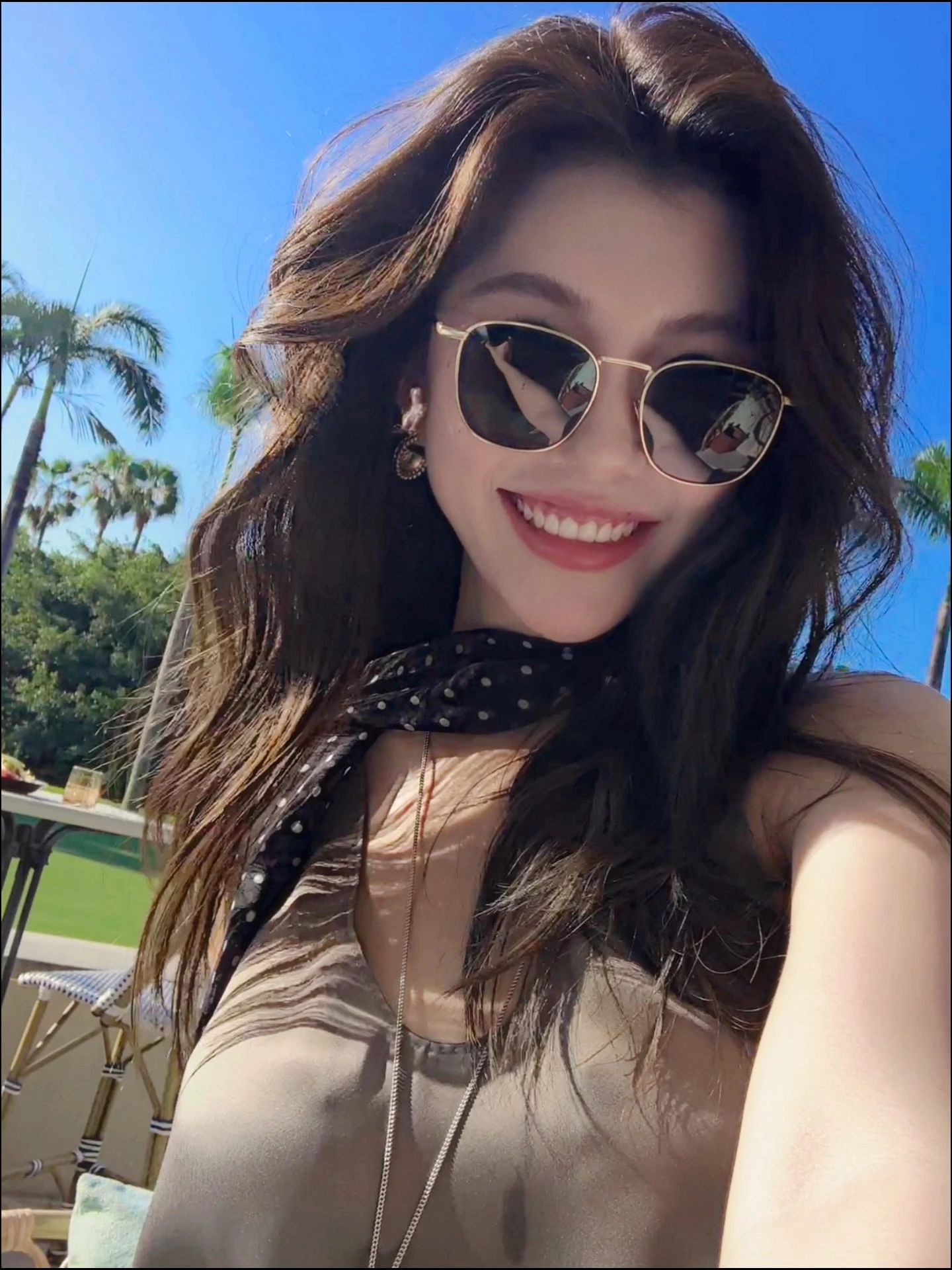 スクエアサングラスのデザインと機能：Y.GUAN 828 フレームの実用性と選定基準