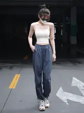 シームレスフィットのスポーツブラ【女性用・ジムやヨガに最適・バックストラップデザイン】