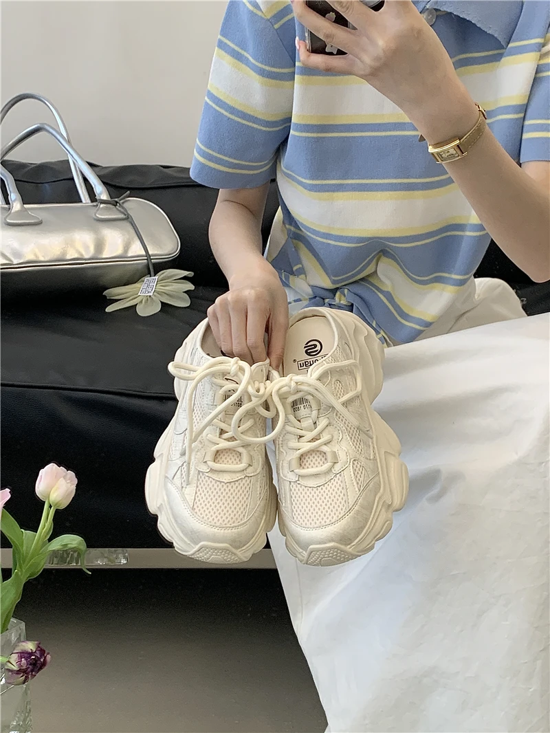 足が疲れないパンプスとは？実は「足にやさしい」デザインが鍵になる