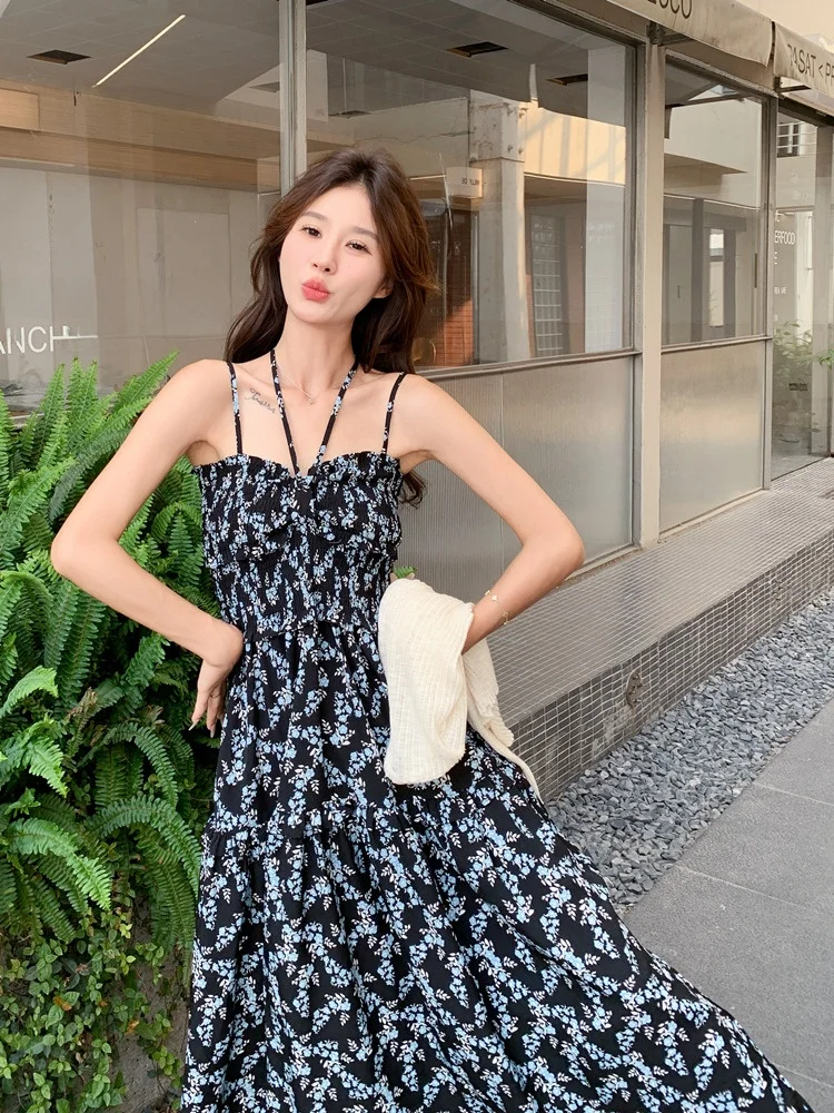 40代女性向けの夏用ファッション：防晒ニットカーディガン付き花柄キャミソールロングドレスの実用性解析
