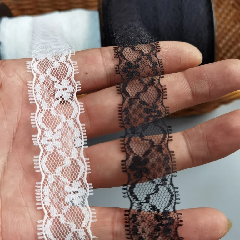 柔らかく精巧なレースエプロン：手作りDIYで実現可能な幅広トリムの使い方と特性