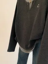 グレーVネック風レイヤード長袖Tシャツ【スリムフィット・秋春用・短丈】