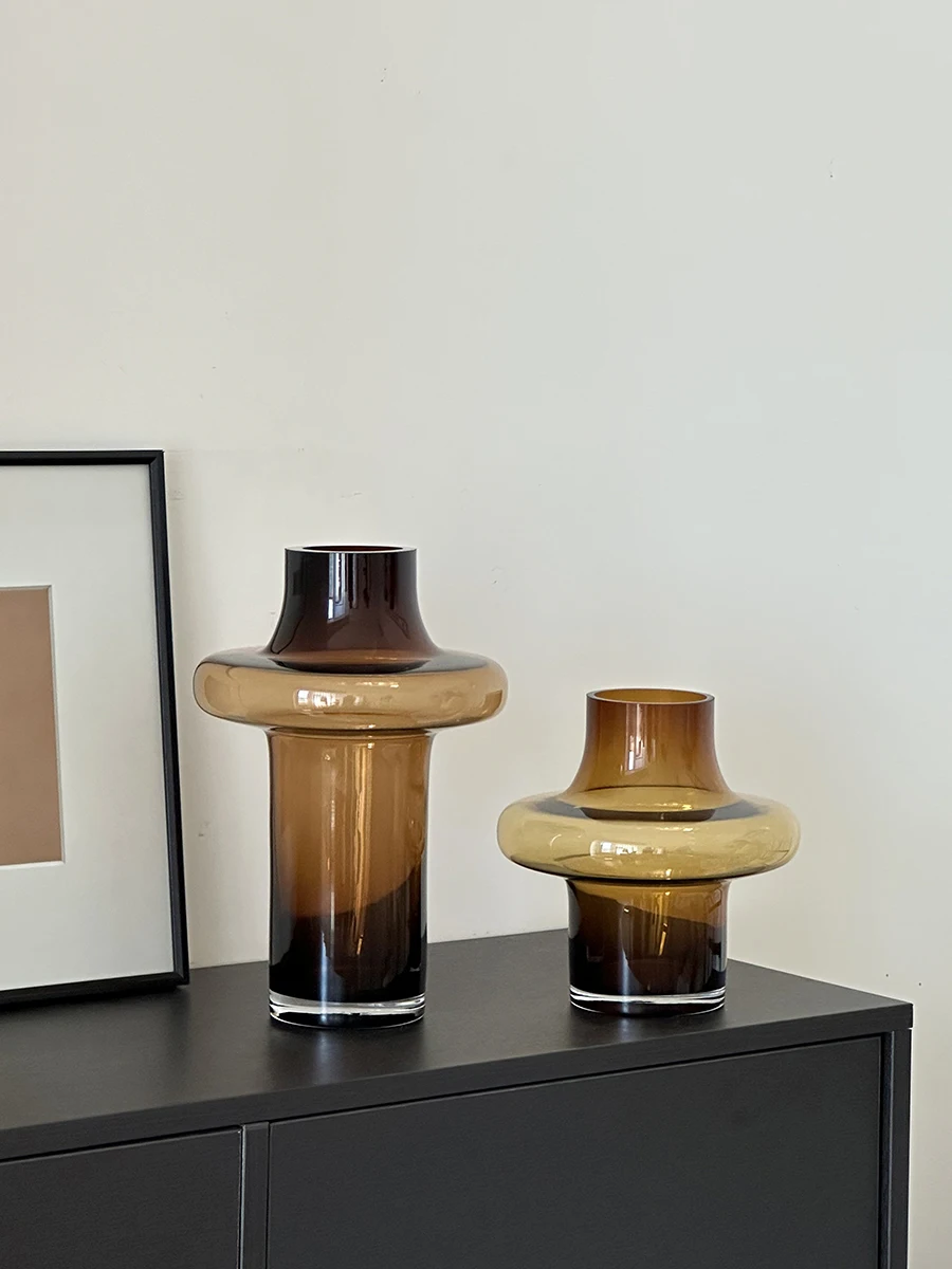 mid century デザインの温かみを、1つの花瓶で体感できる？