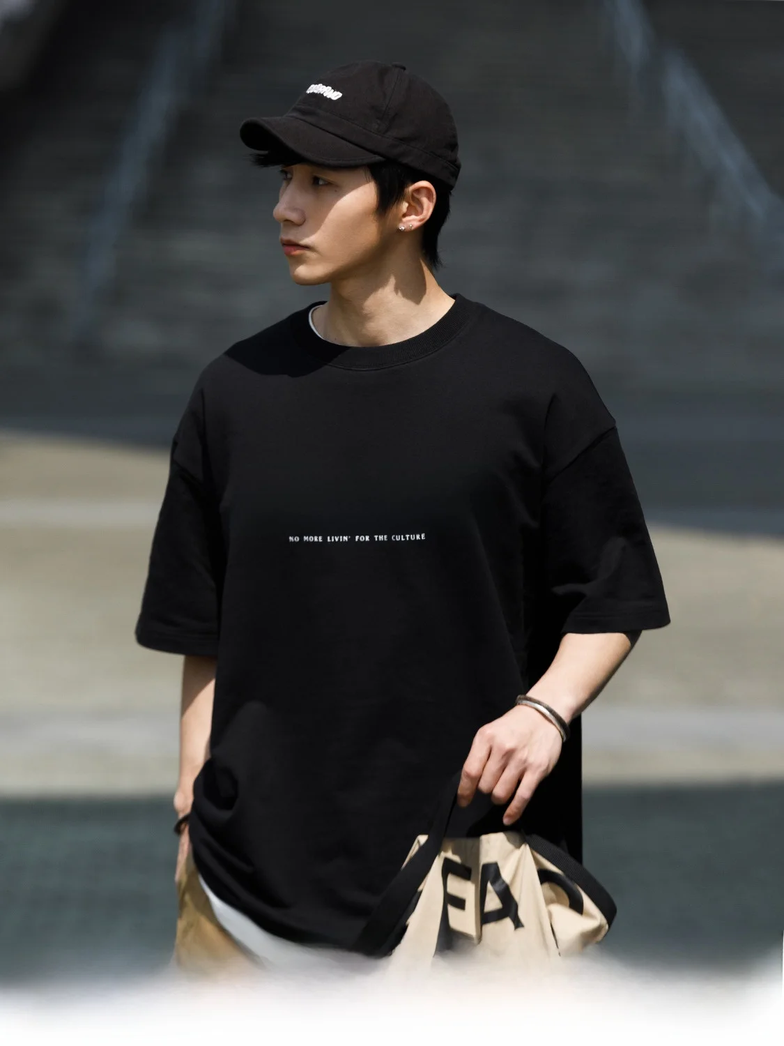 カップルの日常にぴったりなTシャツは、どう選ぶ？