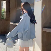 春の人気を感じる！短丈ホワイトレディースジャケット【軽量・スタイリッシュ】