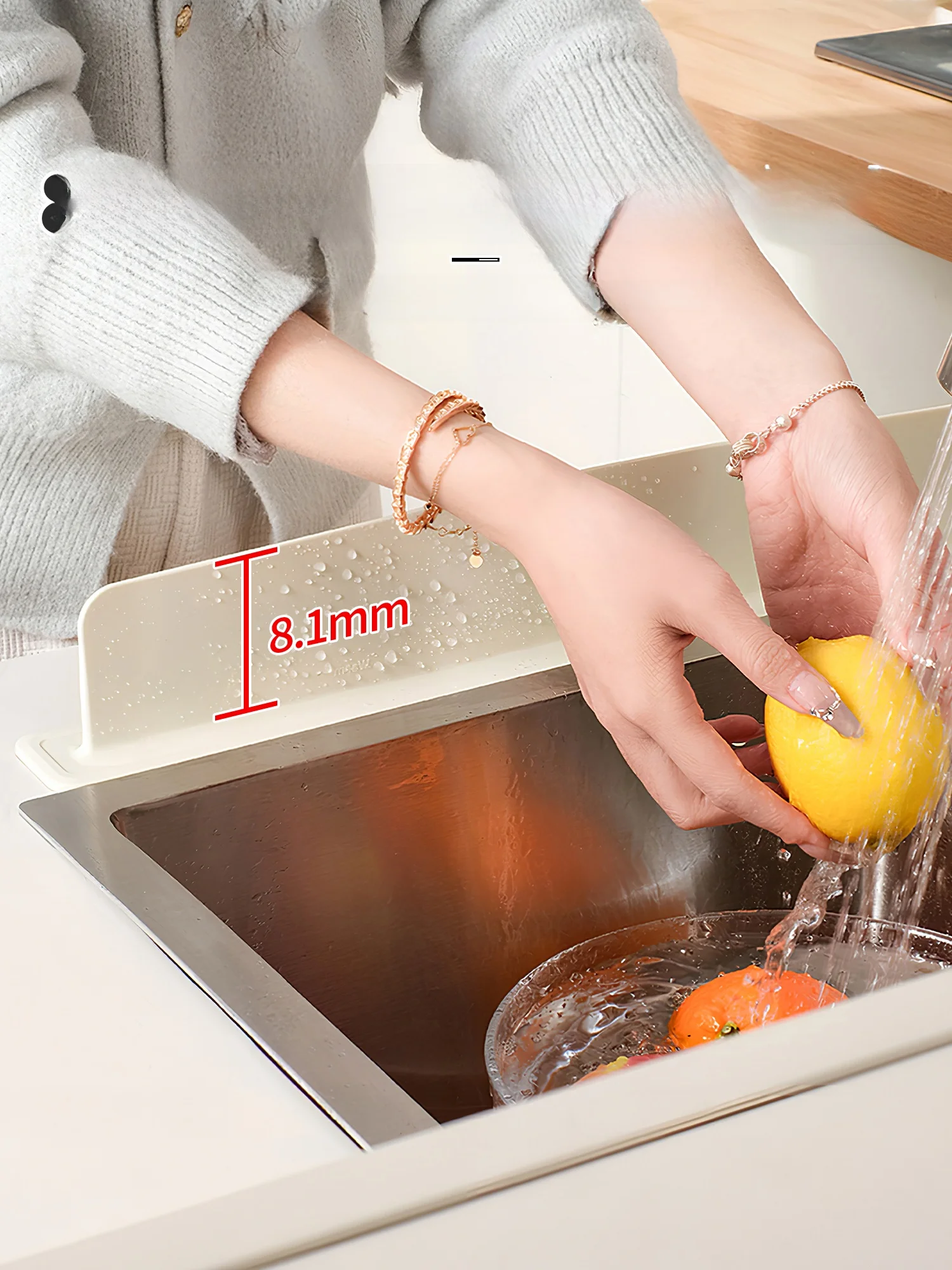 キッチン用シリコン製防水バリア：洗い物時の水はね防止とシンク周りの汚れ抑制