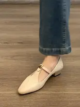 牛革製 アンクルストラップの浅口ハイヒール【ブラック・フラワーリボン・レトロデザイン・太ヒール】