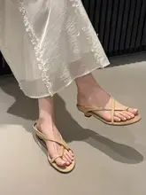 フレンチスタイルの交差デザインのサンダル【夏用・カジュアル・ミニヒール】