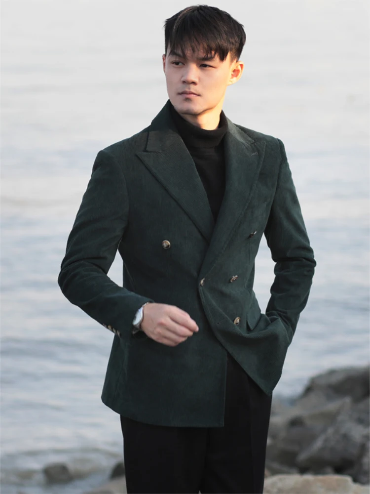 ダブルブレストスーツはなぜ60代の紳士服に最適なのか？
