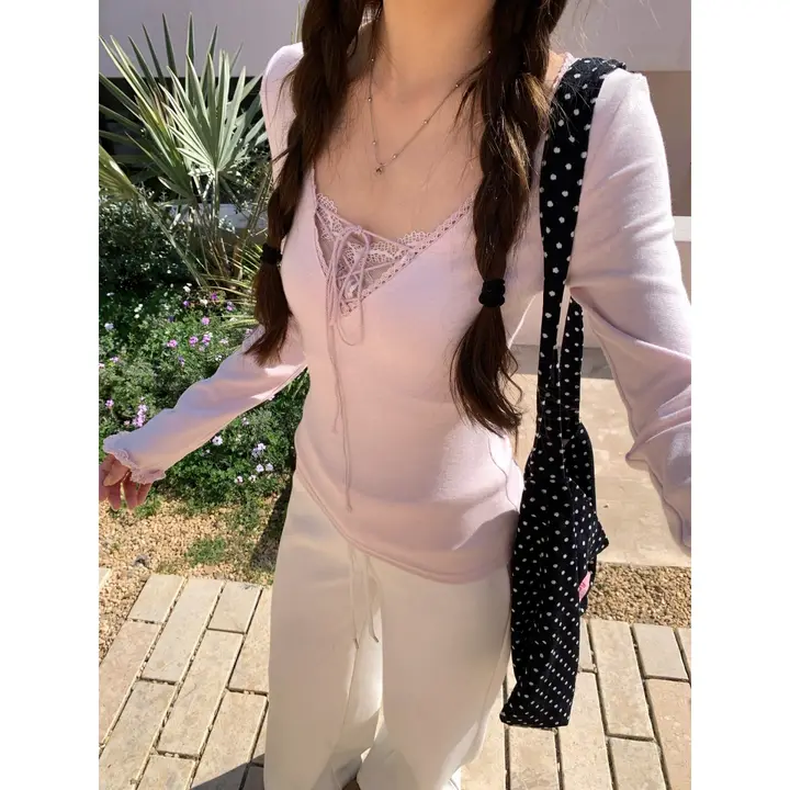リボン付きレースVネック長袖Tシャツ【女性用・上品なデザイン・春用】