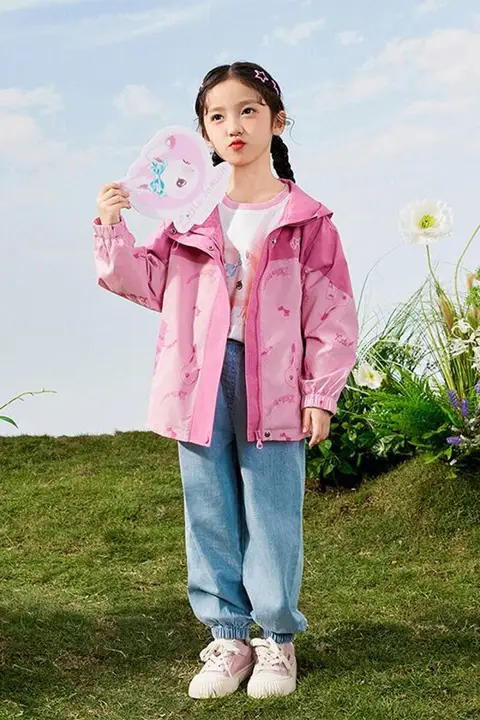 女の子用ソフトシェルアウター【防水・防風・通気性・秋冬用】
