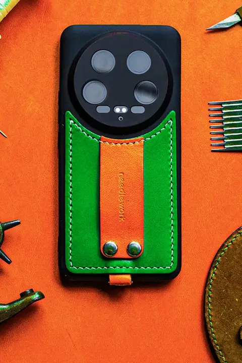 真皮製 スマートフォンケース【Xiaomi17Ultra用・スリング付き・スタンド機能・全包カバー対応】