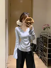 美しいVネックフレアスリーブTシャツ【秋用・ニット・レディース・長袖】