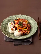 レトロな牛ステーキプレート【テーブル用・魚皿・平皿・西洋料理用・浮彫りデザイン】