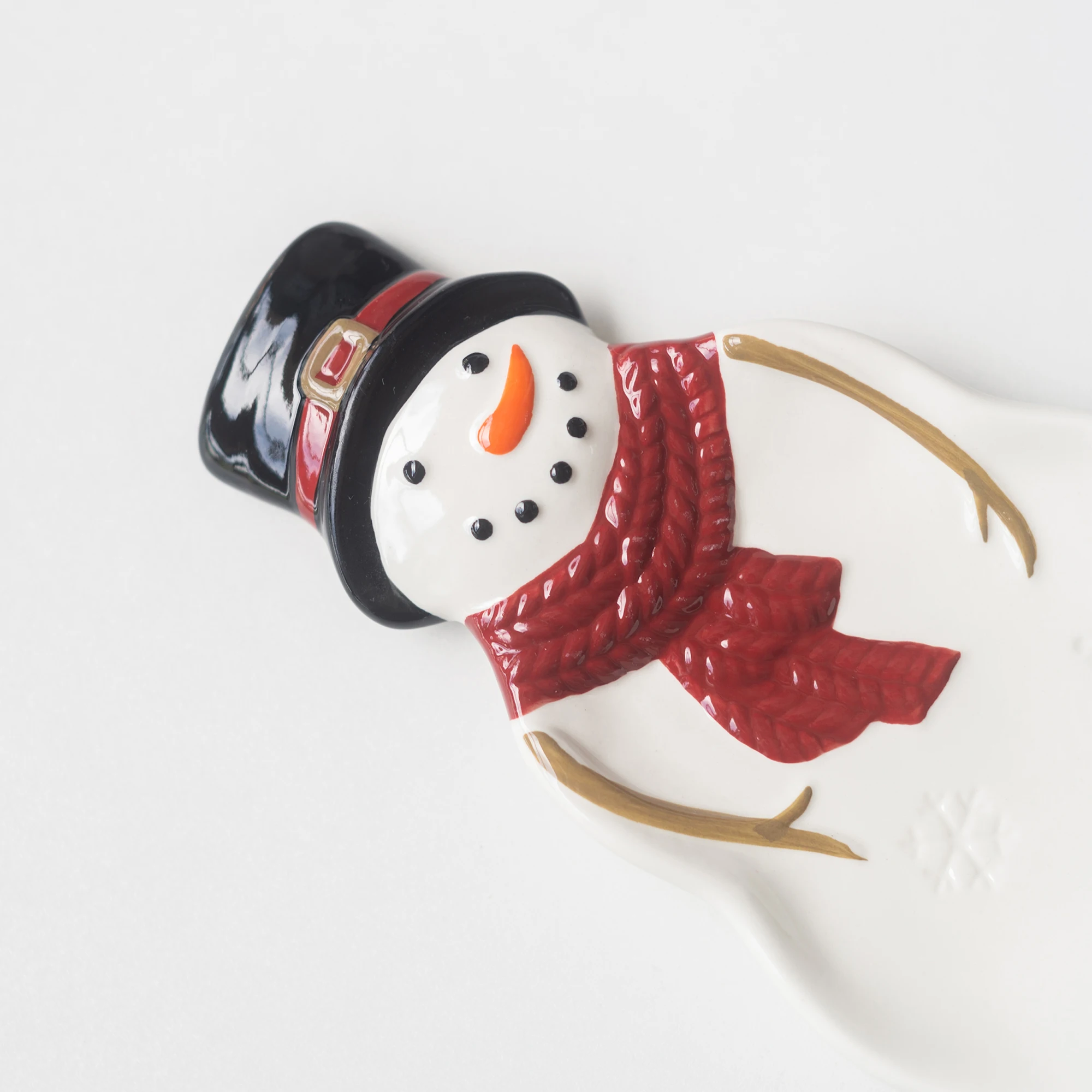 高級陶器製雪だるまデザインのクリスマスプレート：レトロスタイルで家庭と贈り物に最適な選択