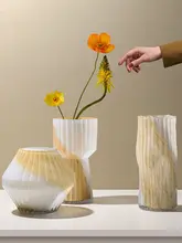 ユニークなデザイン！カラフルな不規則形状の水耕栽培用花瓶