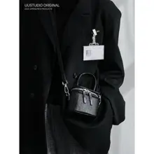 手提げ＆ショルダー対応！ひだデザインのミニバケツバッグ【カジュアル・高級感】（セットアップ対応）