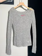 トレンドの長袖ニットTシャツ【プレミアムニット・刺繍デザイン・スリムフィット】