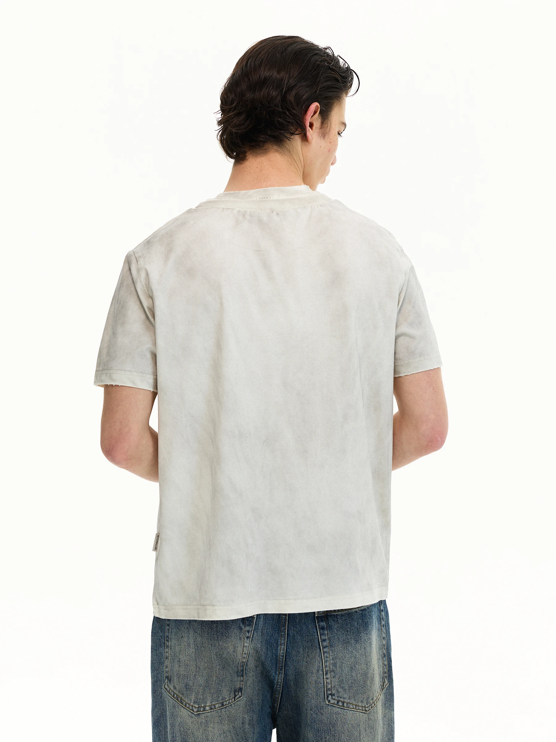 アメリカンビンテージ ダブルカラー 破れ加工 Tシャツ：黒Tシャツの色褪せを防ぐための実証データと対策