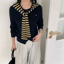 米色ストライプの長袖ニットカーディガン【カジュアル・秋・小柄向け・フィット】