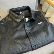 高級水洗PUレザー ライチ模様の肌触りが滑らかな秋用メンズ翻领ジャケット