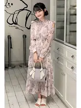 秋の清楚な印象のフラワープリントオフショルダーワンピース【リボンベルト付き・女性用】
