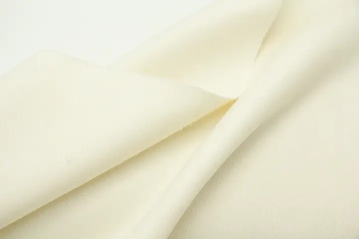 厚手の柔らかい微シルエットの乳白色ツイードウール生地【ハンフの衣装用】（セットアップ対応）