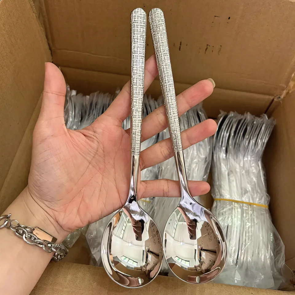 高級感あるステンレス製丸型スプーン【長柄・家庭用・スープ用】