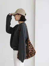 スウェット レディース クルーネック シンプル 凹凸感 ふんわり ルーズ 秋