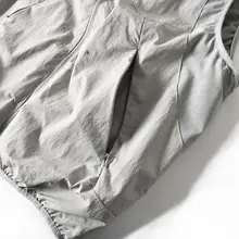 アメリカンスタイルの軽量透湿マウンテンベスト【立ち襟・釣り・撮影用】