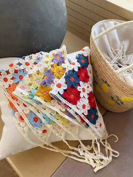 可愛いフラワーレース編みニットヘアバンド【春夏向け・トライアングルバンダナ】