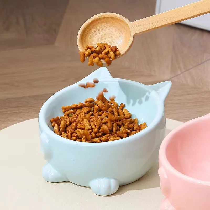陶器製猫用高脚食器：飲水用・首の保護・斜口デザインで猫の健康をサポート